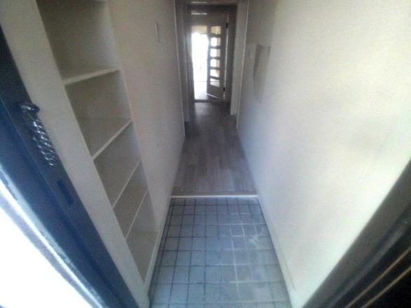 シャトー押部の玄関