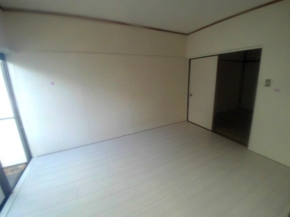 シャトー押部の寝室