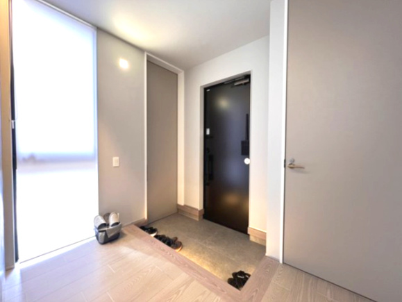 栃木ハウス施工の築浅モデルハウス！！の玄関|きれいな玄関です