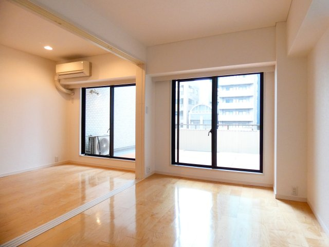 プラザ麻布の居間・リビング|※別部屋参照