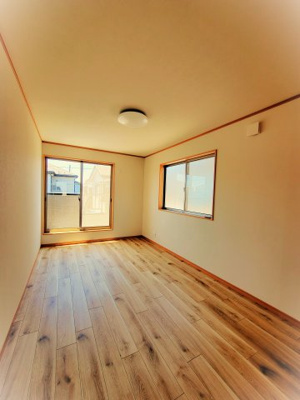 【洋室】 | 川口市新堀中古戸建 | 落ち着いた色調の洋室です