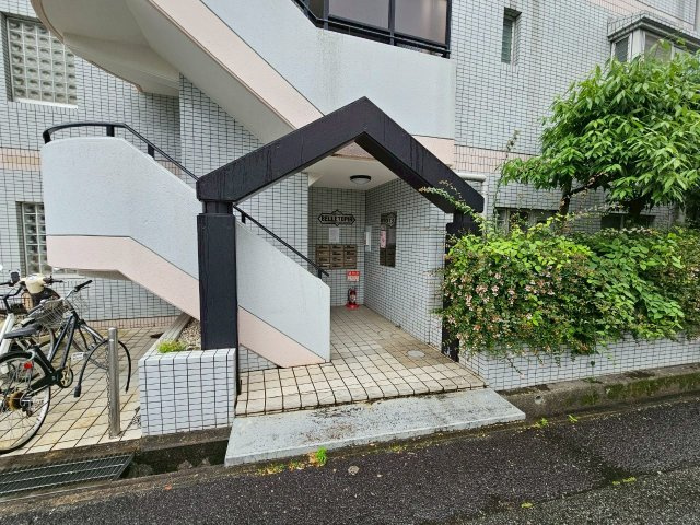 ベルトピア東灘のエントランス