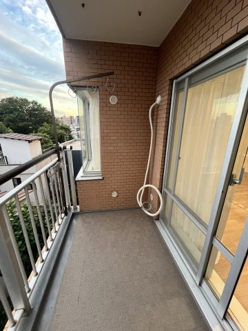 【バルコニー】