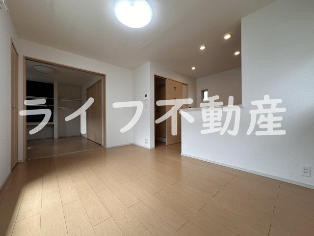 セレスコート花園の居間・リビング