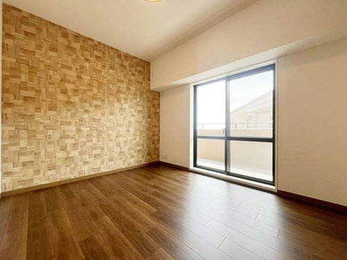 コート甲子園南4番館の洋室