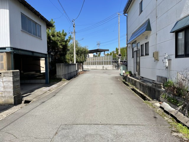 【前面道路含む現地写真】 | 寒河江市若葉町　中古戸建
