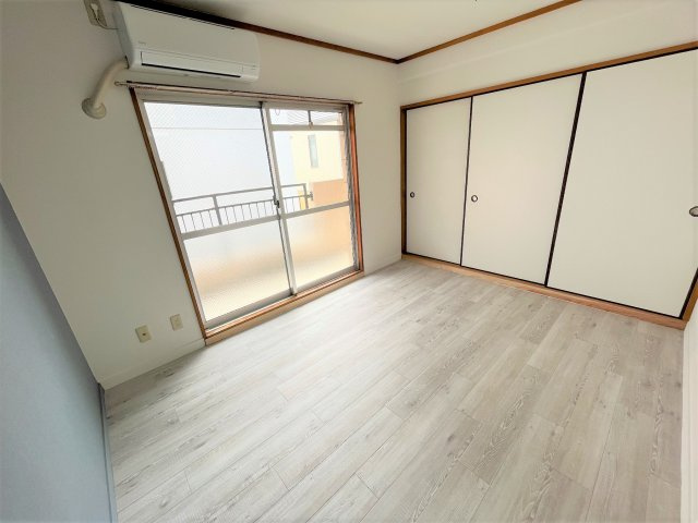 ビクトリーマンションの洋室