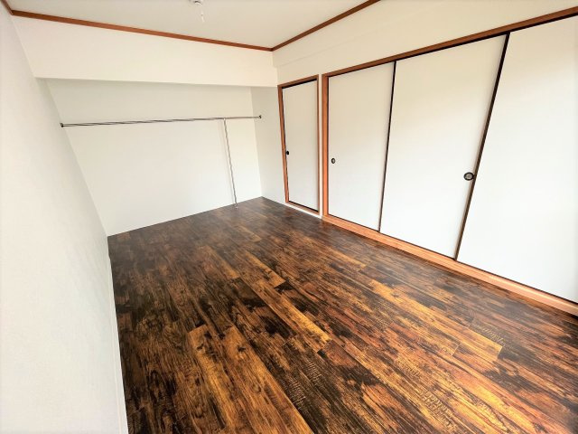 ビクトリーマンションの洋室