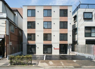 【外観】 | 鉄筋コンクリート造のがっちりとした建物。