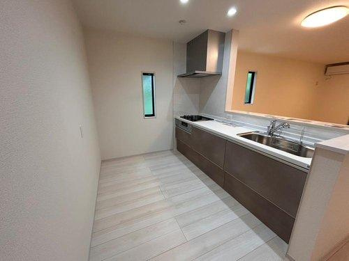 那須塩原市埼玉23-P1　3号棟のキッチン|キッチンスペースも十分あります