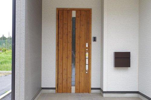 那須塩原市埼玉23-P1　3号棟の玄関|断熱玄関・電子キーロック機能付き♪