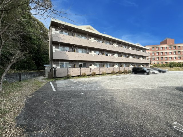 アシェルの駐車場