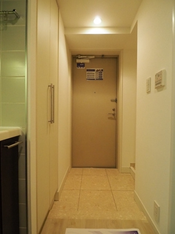 新品家具付きマンション岩本町1(KaGood東京)の玄関