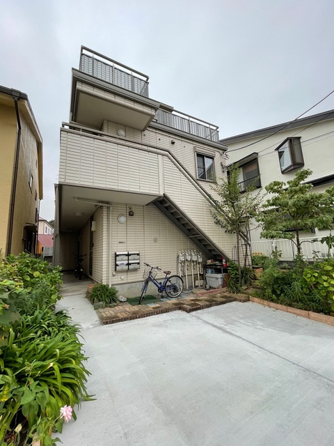 ジュネス鵠沼のエントランス