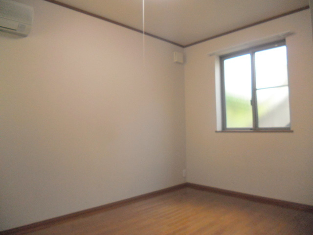 ジュネス鵠沼の洋室