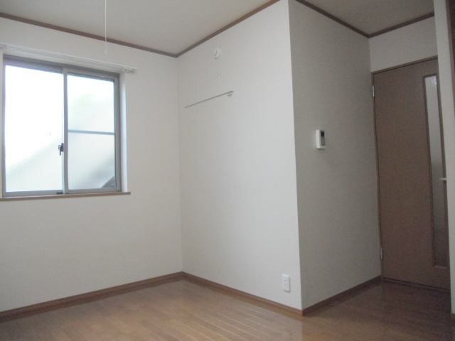 ジュネス鵠沼の洋室