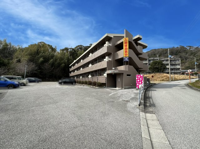 アシェルの駐車場