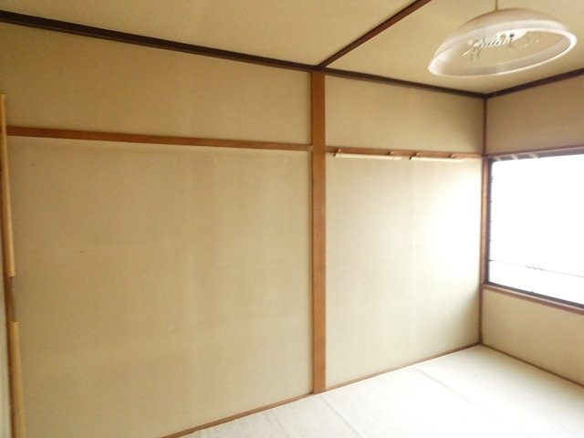 白百合マンション１号棟の和室