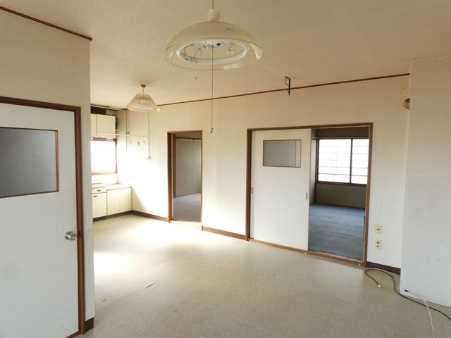 白百合マンション１号棟の居間・リビング