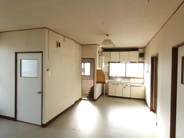 白百合マンション１号棟の居間・リビング