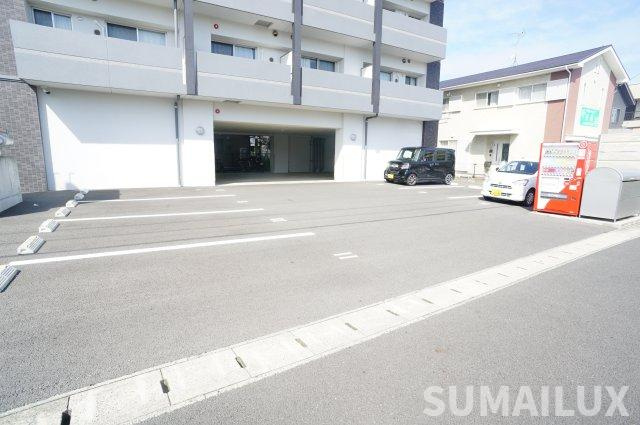 菊池郡菊陽町大字原水の賃貸マンションの駐車場
