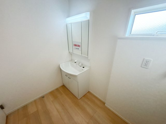 【独立洗面台】 | 富士見市諏訪2丁目　新築一戸建住宅　全4棟　(ふじみ野店) | 忙しいお母さんには大助かりな設備です。