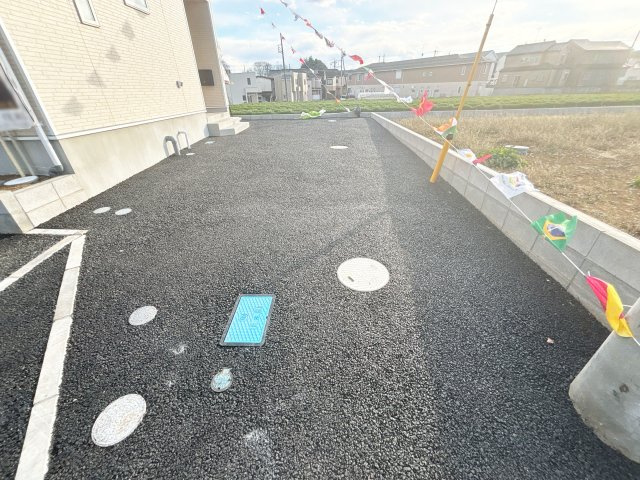 【駐車場】 | 富士見市諏訪2丁目　新築一戸建住宅　全4棟　(ふじみ野店) | カースペースも広くお使いいただます。
2台駐車可能です！