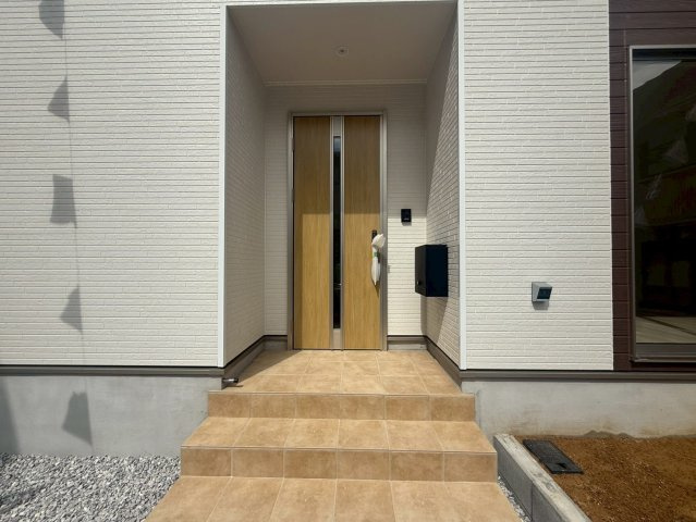 高知市桟橋通3丁目 桟橋第２　1号棟新築戸建 の玄関