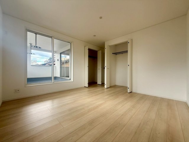 高知市桟橋通3丁目 桟橋第２　1号棟新築戸建 の洋室|2階洋室　クローゼット完備でお部屋スッキリ♪