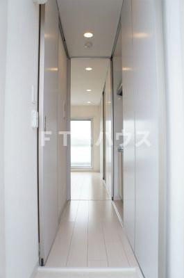 習志野市津田沼３丁目のアパートの玄関