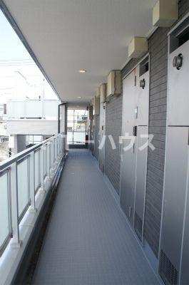 習志野市津田沼３丁目のアパートのロビー