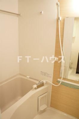 習志野市津田沼３丁目のアパートの浴室