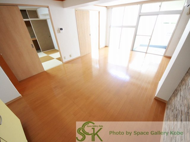 多聞台パークシャトーの居間・リビング|※お部屋により仕様が異なる場合があります※