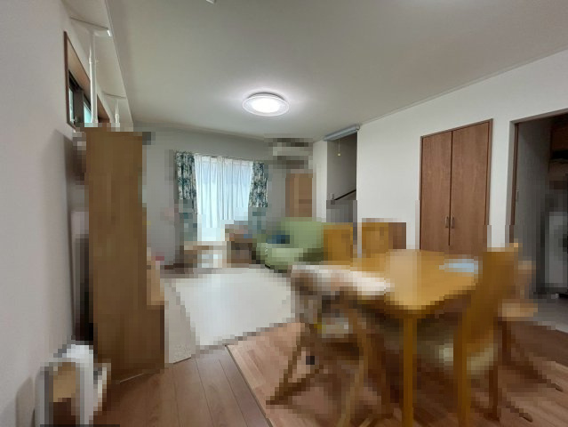 長岡京市奥海印寺大見坊の居間・リビング|木目を活かしたナチュラルテイストのLDKで、インテリアコーディネートの幅も広がります！