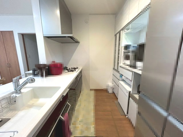 長岡京市奥海印寺大見坊のキッチン|広々キッチンでお料理も快適！料理好きの方にぴったりです。