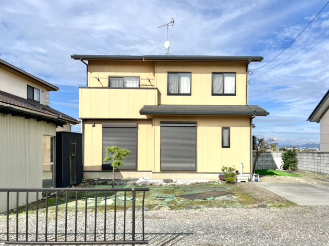 【中古戸建】太田市富沢町の外観|■外観｜永く住むほどに愛着を深める、味わい豊かなデザインです。