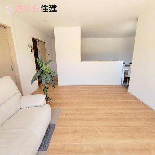 いろどりアイタウン　日光市瀬尾22-P3　4号棟の居間・リビング|南面に面したリビングは日当たりも良好♪