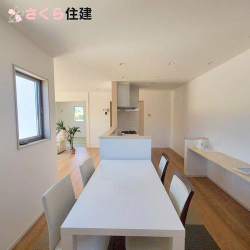 いろどりアイタウン　日光市瀬尾22-P3　4号棟のキッチン|ダイニングスペースはキッチンと横並びなので配膳も楽々♪