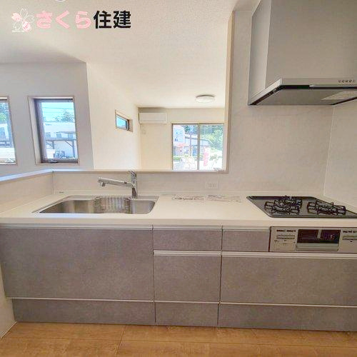 いろどりアイタウン　日光市瀬尾22-P3　4号棟のキッチン|木目調のシステムキッチン♪