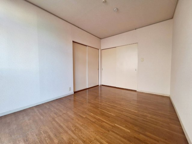 ドミール新町の駐車場