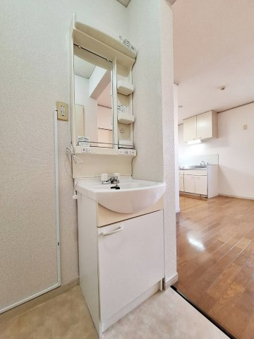 ドミール新町の浴室|ゆとりあるお風呂で一日の疲れを癒しましょう