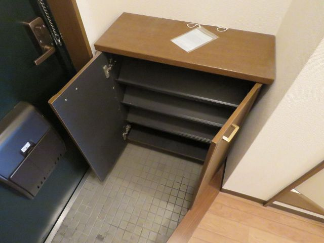 テレサエンバシの玄関