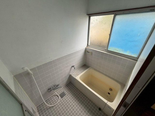 鹿嶋市大字根三田　中古戸建の浴室