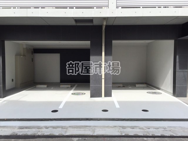 アルテシモ サリーレの駐車場