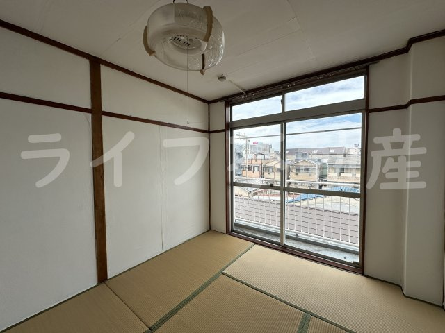 セントラルパークビルの寝室|開放的な寝室です