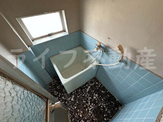 セントラルパークビルの浴室|落ち着いた空間のお風呂です