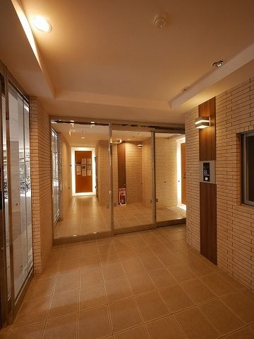 セ・マニフィーク　月島のエントランス