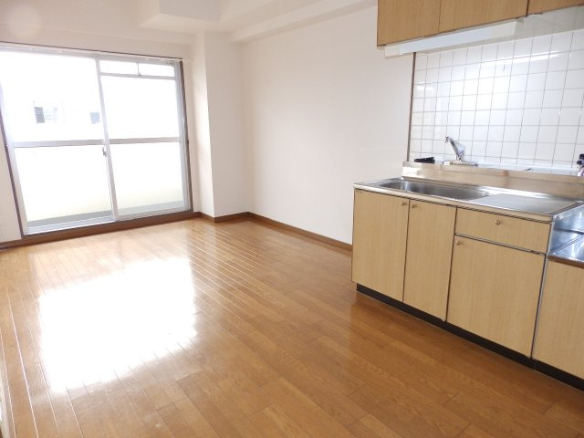 ヒルスカイ六甲の居間・リビング