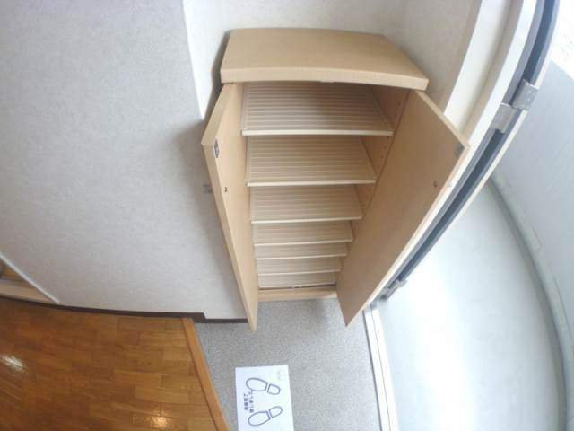 灘南ビルの玄関