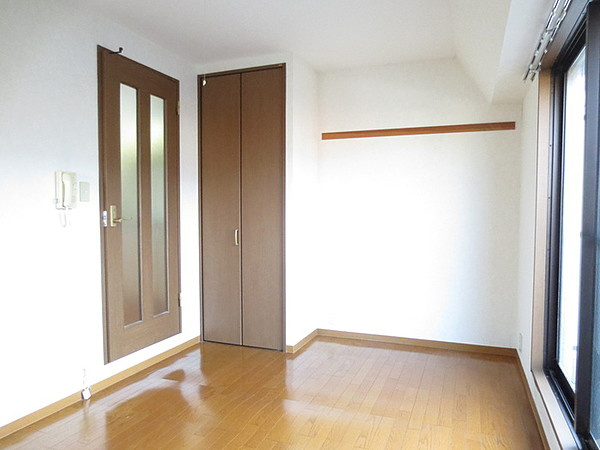 ノモズヴィレッジ六甲の居間・リビング